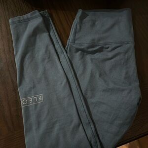 Fleo leggings el toro fabric gently loved